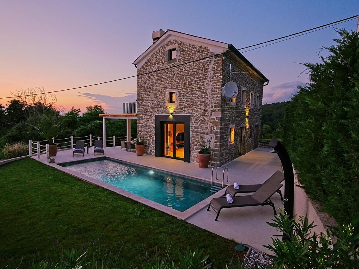 Villa Carica Krasica  Exteriér fotografie